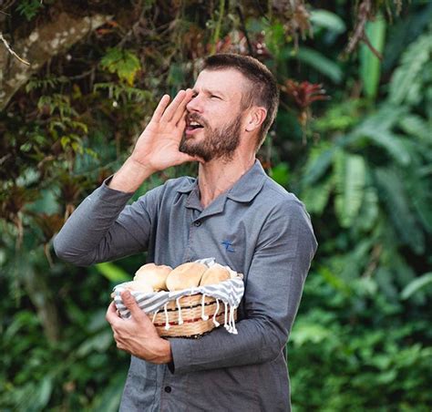 Pai dos gêmeos francisco e joão, nascidos em 18 de abril de 2008, frutos do seu casamento com fernanda lima. Rodrigo Hilbert encanta a internet ao construir forno para ...