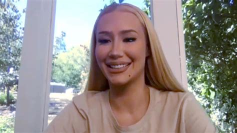 Iggy Azalea Reveals Shes Recovering From Back Surgery After Not Walking For 3 Weeks