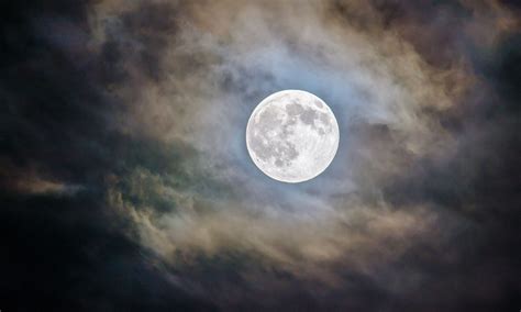 La pleine lune perturbe-t-elle vraiment le sommeil ? - Ça m'intéresse