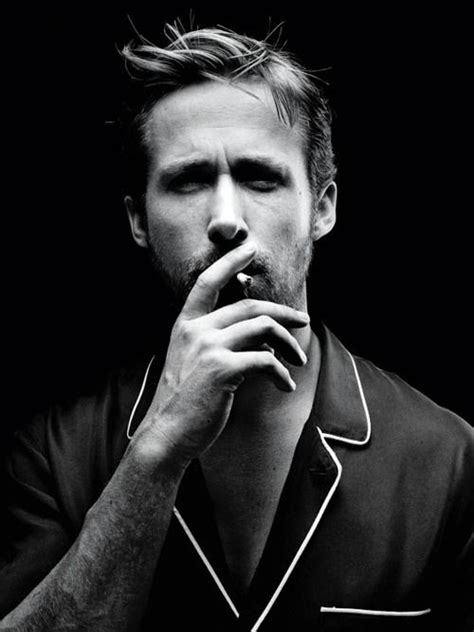 Ryan Gosling Smokin Hot Black White Ryan Gosling Photo Homme Et Homme De Rêve