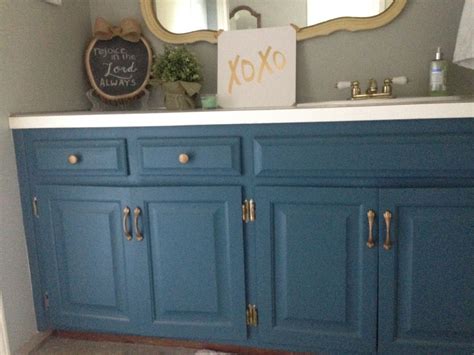 We have numerous painting bathroom cabinets color ideas for you to choose. Vanity chalk paint idea | Painting bathroom cabinets ...