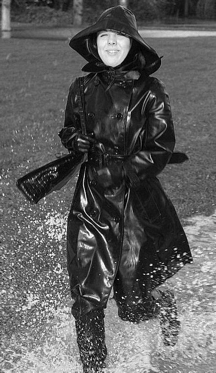 Splashing About In Her Sbr Mackintosh Rubber Raincoats Vinyl Raincoat Pink Raincoat