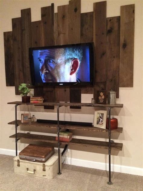 Select a drill bit with a size that is slightly smaller than the bolt that will be inserted into the wall. DIY Wood Pallet TV Mount | Home Design, Garden ...