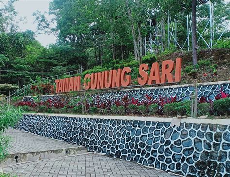 Taman Gunung Sari Gerbang Utama Wisata Di Singkawang Destinasi