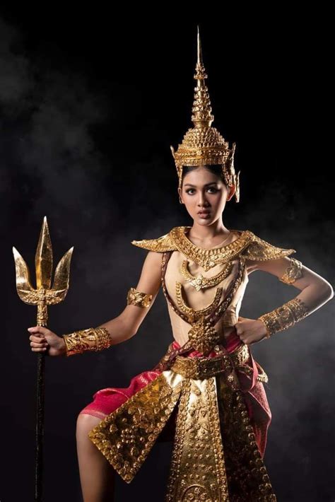 🇰🇭 Cambodia Beauty Queen In Her Traditional Costume ⚜️ Amazing Cambodia Ancient Dress 🇰🇭 In 2021