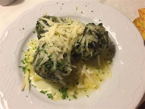 Das restaurant und weinstube „gelbes haus liegt in der altstadt der rosenstadt eltville am rhein in direkter nachbarschaft zur burg eltville. photo0.jpg - Bild von Weinstube Gelbes Haus, Eltville am ...