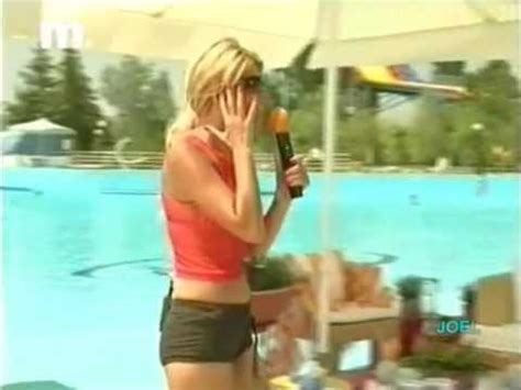 Οι νέες αρετουσάριστες φωτογραφίες της φαίης σκορδά εντυπωσίασαν, αποδεικνύοντας για άλλη μια φορά ότι η παρουσιάστρια έχει το ωραιότερο σώμα της ελληνικής showbiz. Φαίη Σκορδά Hot Μαύρο σορτς - Μακεδονία TV 'Καλημέρα' 2006 ...