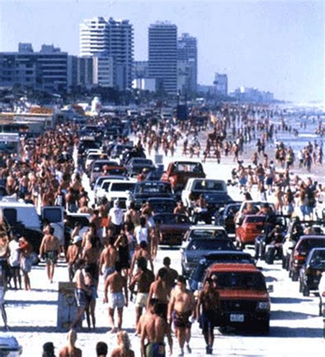 Spring Break In Daytona Cruising The Daytona Beach Is An Experience And A Tradition Spring