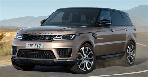 Meticulously designed, the contemporary interior comes with front seats offering increased support. 2021 Range Rover Sport SVR Carbon Edition, HSE Dynamic ...