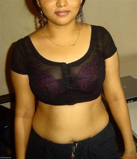 Desi Hot Mallu Masala Aunty In Black Blouse Hot Sexy Desi Indian
