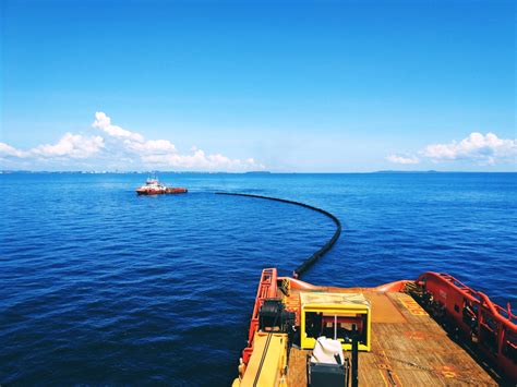 7 Most Common Methods For Oil Spill Clean Up Hydrotech