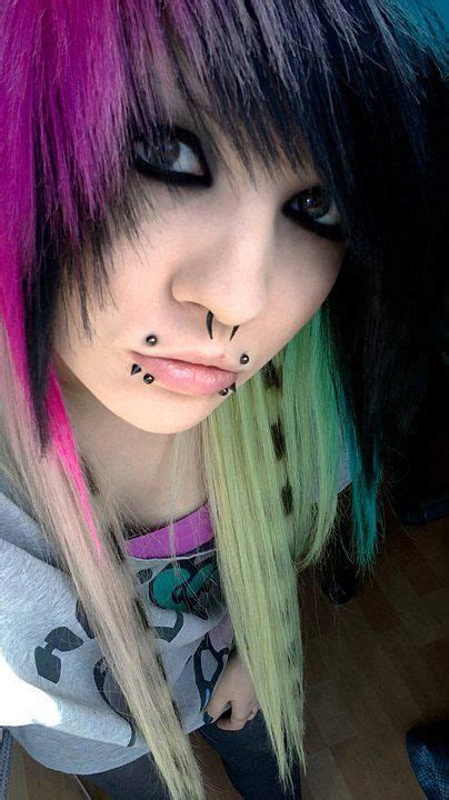 Nice But A Little Over Kill On The Mouth Piercings Just My Opinion Punk Girl Hair Emo Scene