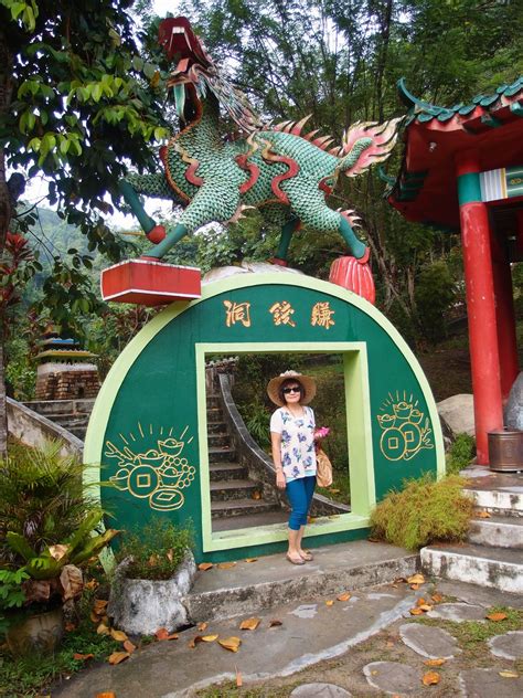 Fu lin kong is a chinese temple in pangkor island. Xing Fu: FU LING KONG TEMPLE AND MINI GREAT WALL OF CHINA ...