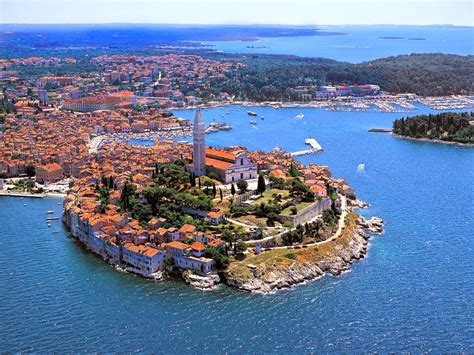 Dear travellers, enjoy croatia and travel safely and responsibly! Sisters' Secrets: Bon Voyage:Croácia