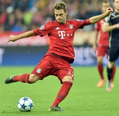 It is best known for its professional football team, which plays in. FC Bayern: Talent Joshua Kimmich soll der neue Alonso werden - WELT