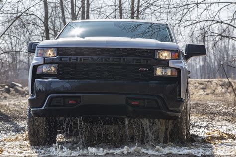 Happy Days Chevy Stuffs Mighty 62l V8 In 2020 Silverado Trail Boss