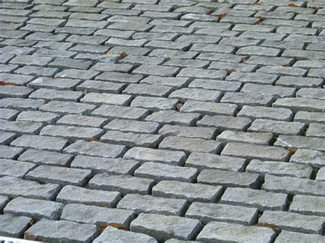 Driveway Using Dark Grey Cropped Setts Ced Ltd For All Your Natural Stone