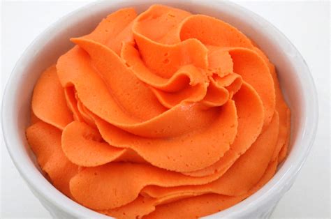 How to Make Fall Harvest Frosting - Two Sisters