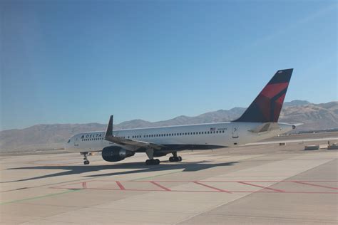 This aircraft holds 20 first class, 29 comfort + and 150 economy seats for a total of. Delta Boeing 757-200 at Albuquerque on Mar 10th 2018, bird ...