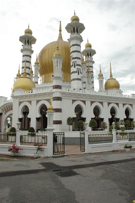 Kole kangso) is the royal town of perak, malaysia. Photography: THE UBUDIAH MOSQUE KUALA KANGSAR