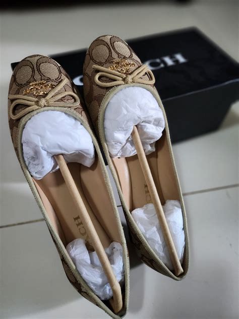 Coach Sepatu Alina Sign Ballet Fesyen Wanita Sepatu Di Carousell
