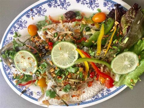 Terdapat cara yang betul untuk memasak siakap stim limau ala thai supaya tidak pahit dan menjadikan rasanya lebih enak serta juicy. Resepi Ikan Siakap Stim Limau - Resepi Mudah