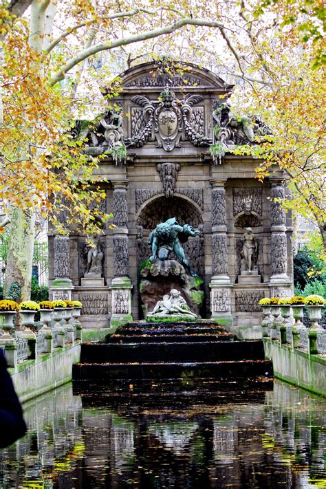 Medici Fountain In Autumn Luxembourg Gardens Paris Paris In Autumn