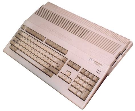 Commodore Amiga 1 Gurú Tecno