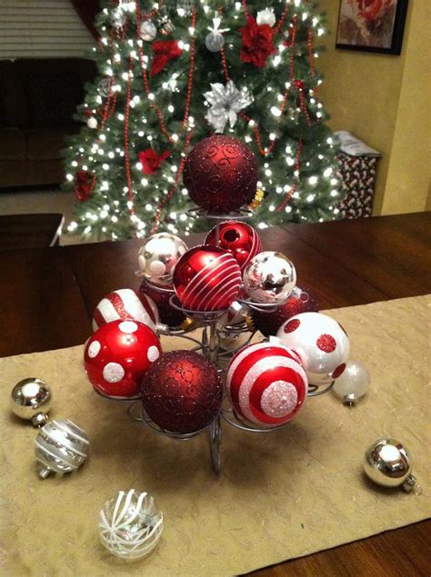 Creating a special type of christmas table decoration is a great way to welcome guests into your home. 20 Impressive Christmas Centerpieces Decorations Ideas ...