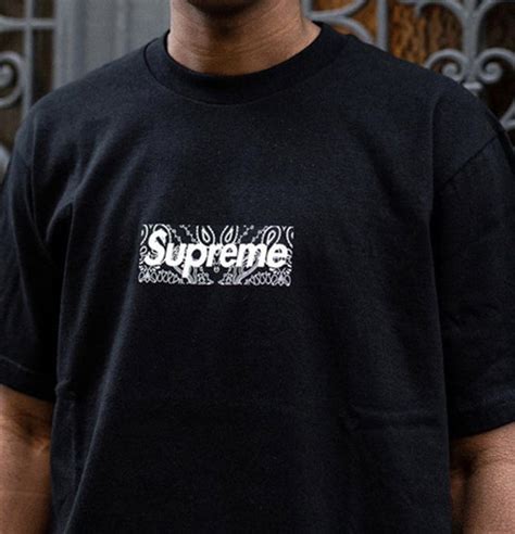 47％割引l高品質の人気 Supreme Bandana Box Logo Tee Black Tシャツカットソー半袖袖なし トップス