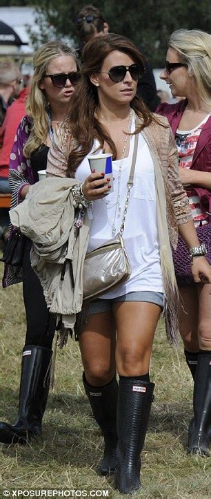 V Festival 2011 Sam Faiers And Harry Derbidge Are Flying High At V Festival Daily Mail Online