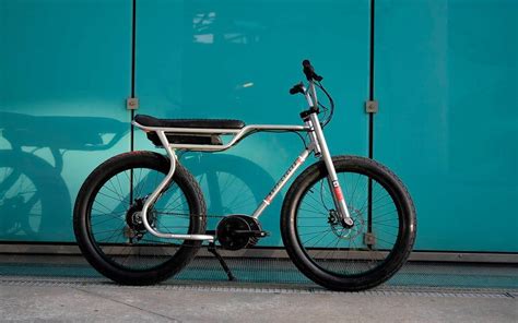 Esta Bicicleta Eléctrica Scrambler Con Un Cuadro Recubierto De Polvo Asegura Durabilidad De Por Vida