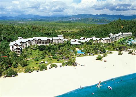 The resort has 420 rooms and suites, which are located in the garden and ocean wings. shangri-la-rasa-ria-resort_01_aerial_730x5201 | Attachment ...