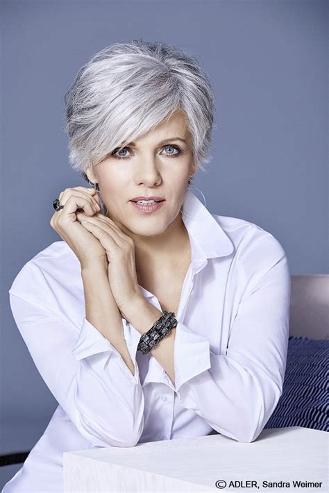Short Lace Front Straight Grey Hair Wigs For Women Over 50 Uk