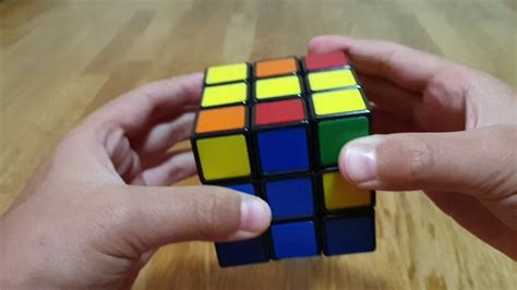 How To Solve A 3x3 Rubiks Cube Beginner Method Youtube