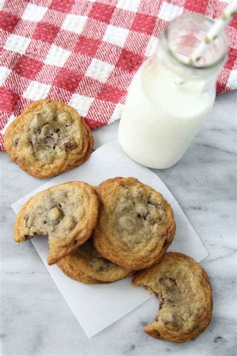 The perfect chocolate chip cookie should be soft, chewy, and crispy, all at the same time, with just the right amount of chocolate chips. Perfect Chocolate Chip Cookies - Houston Mommy and Lifestyle Blogger | Moms Without Answers