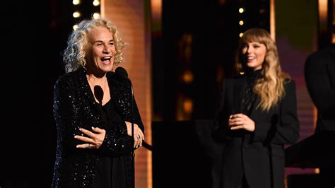 Taylor Swift Inducts “greatest Songwriter Of All Time” Carole King Into