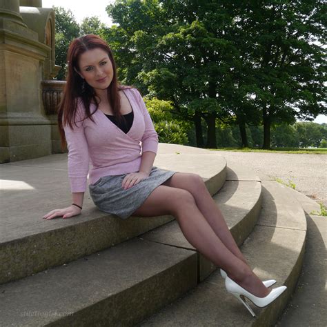 Office Slut In High Heels And Nylons Pic Of Gorgeous Busty Sara Visits A Monument And