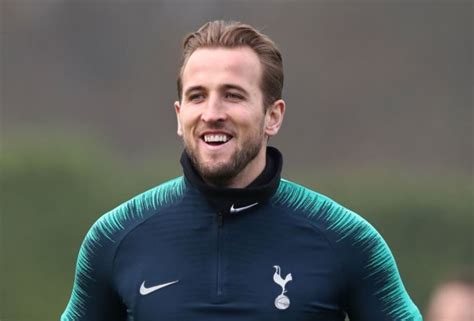 Harry kane uudelleentwiittasi dean spencer. Sir Geoff Hurst believes Harry Kane be a Premier League legend