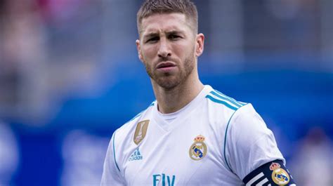 Real Madrid Sergio Ramos Tiene Pie Y Medio Fuera Del Cuadro Merengue