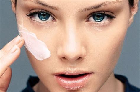 Jak správně aplikovat krémy a přípravky na obličej