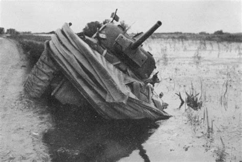 Utah Beach A Dd Tank Of The 70th Tank Battalion Its Shroud Collapsed