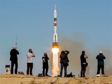 Russias Rocket Failure Leaves Nasa Astronauts With No Way