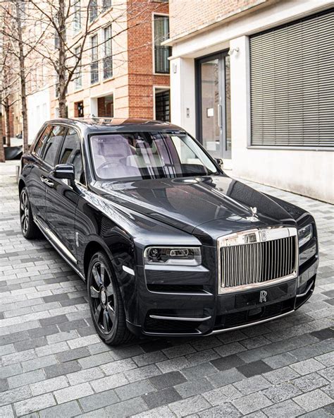 The 2021 cullinan starts at $330,000 (msrp), with a destination charge of $2,750. Used 2019 ROLLS-ROYCE CULLINAN for sale in London ...