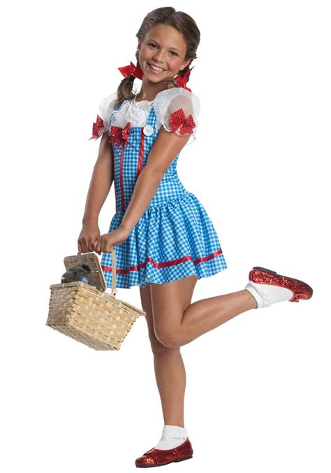 Dorthy Dresses Dorothy In 2019 Girls Dorothy Costume Wizard Of Oz Dorothy Costume
