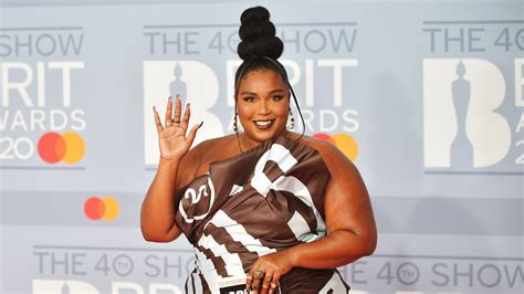 Lizzo Celebrated Galentine S Day With Pink Hair In Heart Shaped Buns
