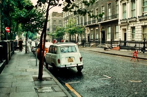 28 color photographs captured street scenes of london in the 1970s ~ vintage everyday