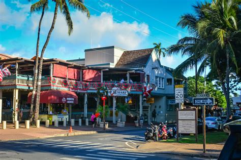 The 12 Coolest Restaurants In Lahaina On Front Street Travel And Blossom