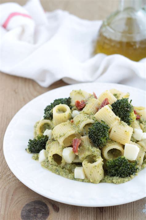 Pasta Ai Broccoli E Scamorza Ranocchietta In Cucina