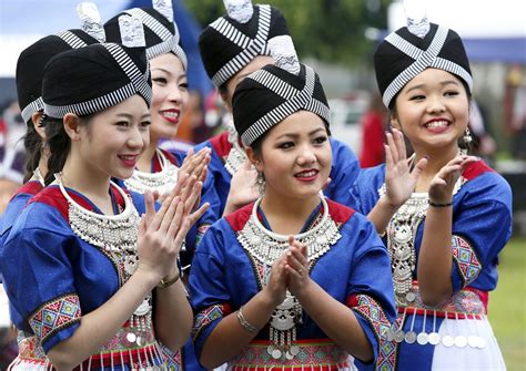 San Diego's Hmong mark new year - The San Diego Union-Tribune